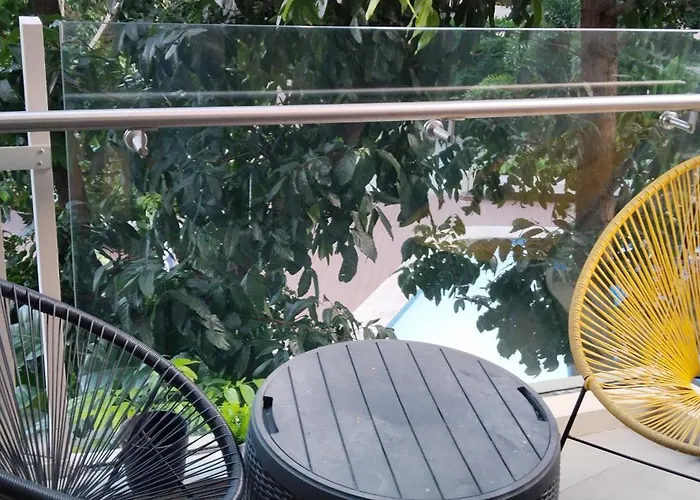 Tambuli 1 Bedroom Beachfront アパート *